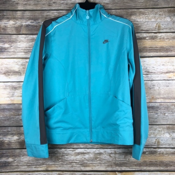 nike light blue windbreaker